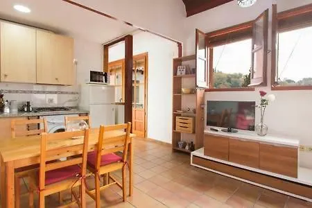 Luminous Alhambra view apartment in Albayzín-1